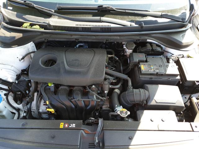 Photo 6 VIN: 3KPC24A39JE005682 - HYUNDAI ACCENT SE 