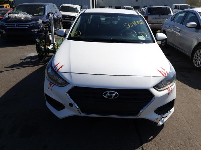 Photo 8 VIN: 3KPC24A39JE005682 - HYUNDAI ACCENT SE 