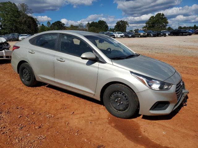 Photo 3 VIN: 3KPC24A39JE008517 - HYUNDAI ACCENT SE 