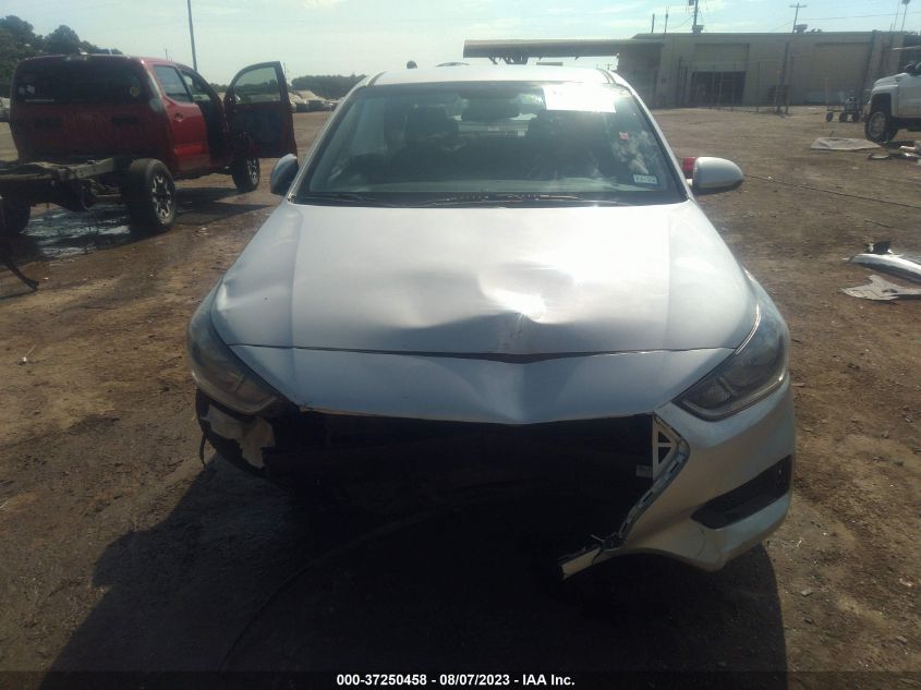 Photo 11 VIN: 3KPC24A39JE010901 - HYUNDAI ACCENT 