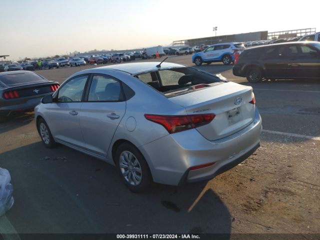 Photo 2 VIN: 3KPC24A39JE015323 - HYUNDAI ACCENT 