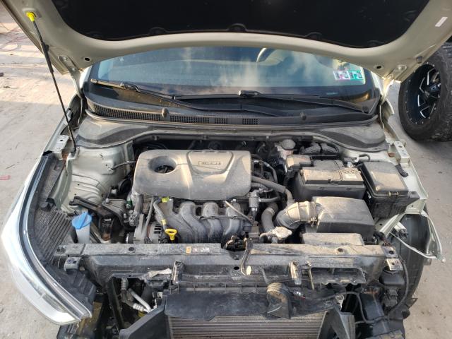 Photo 6 VIN: 3KPC24A39JE035071 - HYUNDAI ACCENT SE 