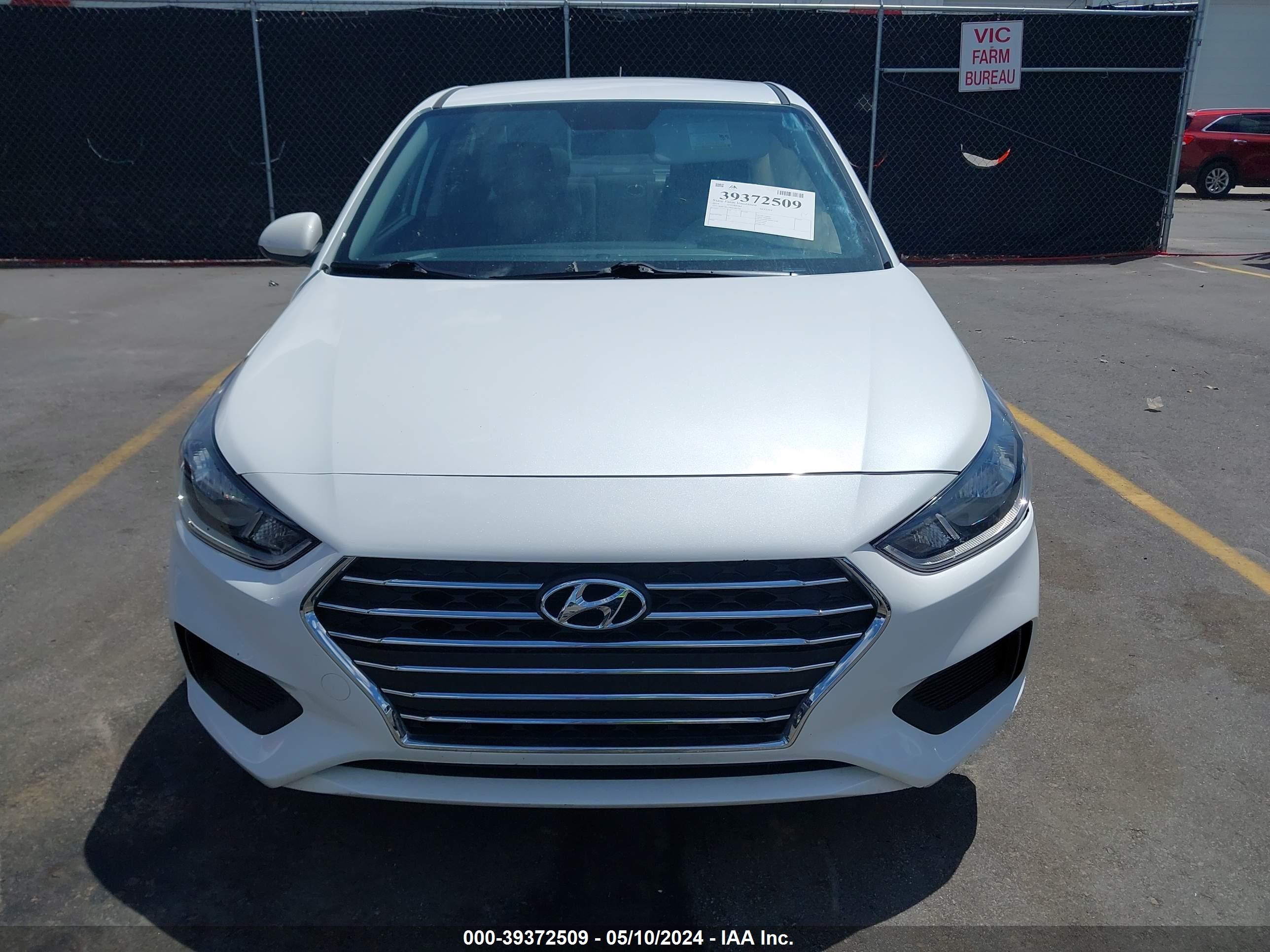 Photo 11 VIN: 3KPC24A39KE049716 - HYUNDAI ACCENT 