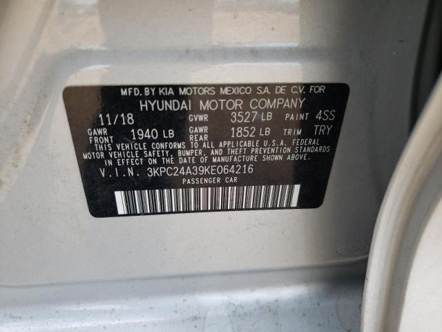 Photo 9 VIN: 3KPC24A39KE064216 - HYUNDAI ACCENT SE 