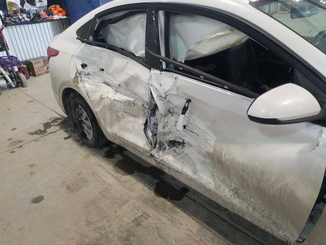 Photo 8 VIN: 3KPC24A39KE086720 - HYUNDAI ACCENT SE 