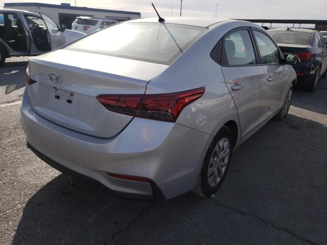 Photo 3 VIN: 3KPC24A3XJE009045 - HYUNDAI ACCENT SE 