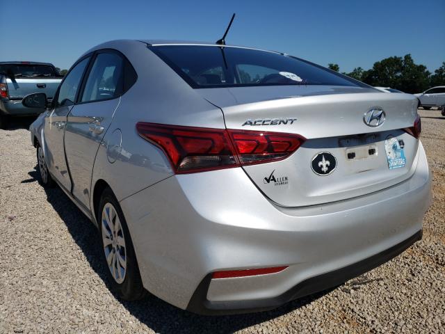 Photo 2 VIN: 3KPC24A3XJE009904 - HYUNDAI ACCENT SE 