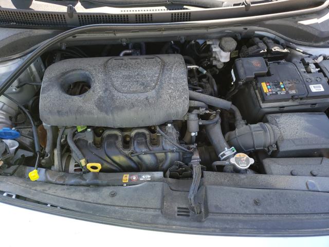 Photo 6 VIN: 3KPC24A3XJE009904 - HYUNDAI ACCENT SE 