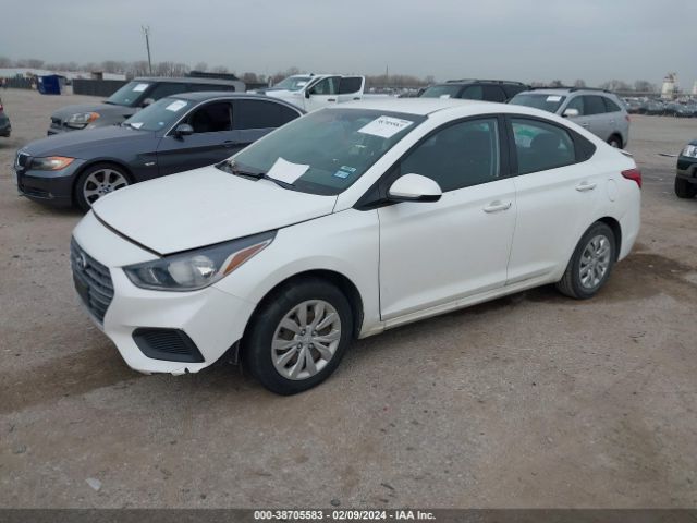 Photo 1 VIN: 3KPC24A3XJE012348 - HYUNDAI ACCENT 