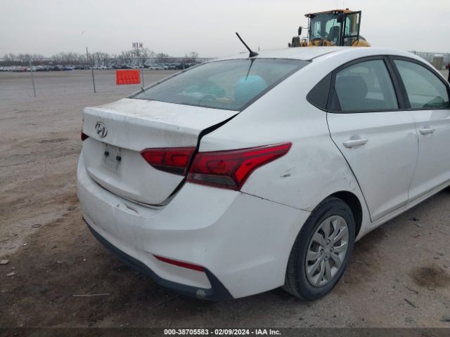 Photo 5 VIN: 3KPC24A3XJE012348 - HYUNDAI ACCENT 