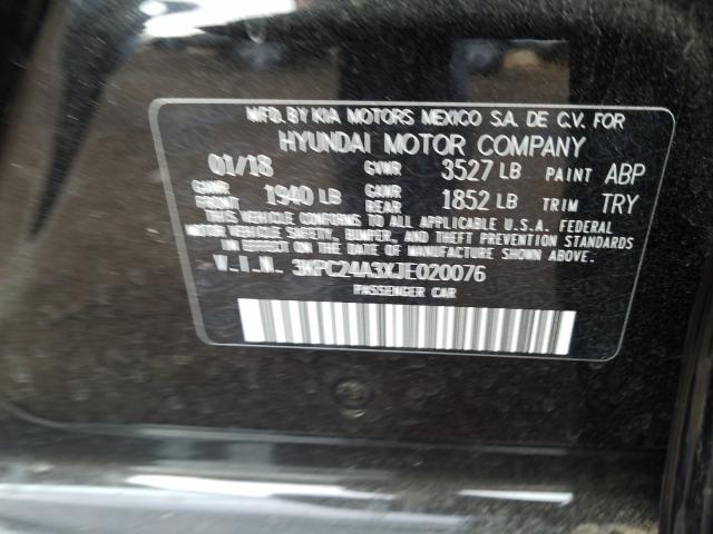 Photo 9 VIN: 3KPC24A3XJE020076 - HYUNDAI ACCENT SE 