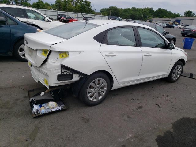 Photo 2 VIN: 3KPC24A3XJE020529 - HYUNDAI ACCENT SE 