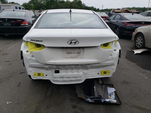 Photo 5 VIN: 3KPC24A3XJE020529 - HYUNDAI ACCENT SE 