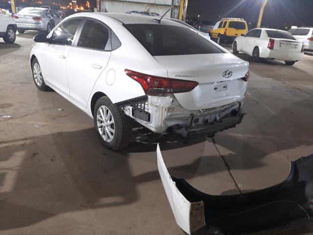 Photo 2 VIN: 3KPC24A3XJE022295 - HYUNDAI ACCENT SE 