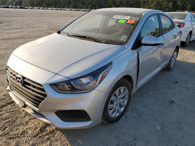 Photo 1 VIN: 3KPC24A3XJE022894 - HYUNDAI ACCENT SE 