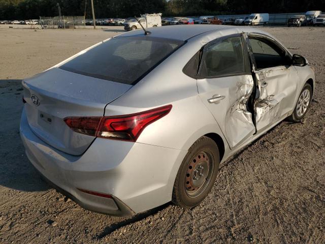 Photo 3 VIN: 3KPC24A3XJE022894 - HYUNDAI ACCENT SE 