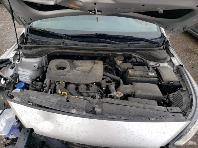 Photo 6 VIN: 3KPC24A3XJE026587 - HYUNDAI ACCENT SE 