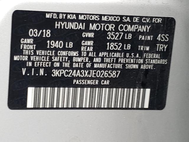 Photo 9 VIN: 3KPC24A3XJE026587 - HYUNDAI ACCENT SE 