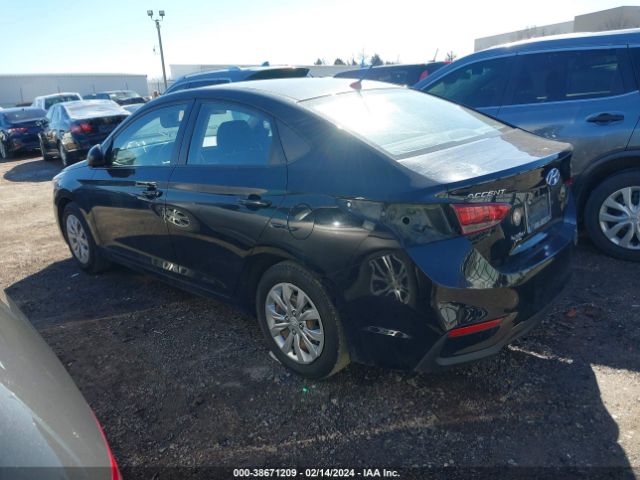 Photo 2 VIN: 3KPC24A3XJE031398 - HYUNDAI ACCENT 