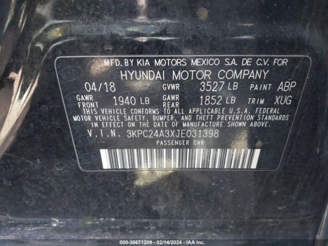 Photo 8 VIN: 3KPC24A3XJE031398 - HYUNDAI ACCENT 