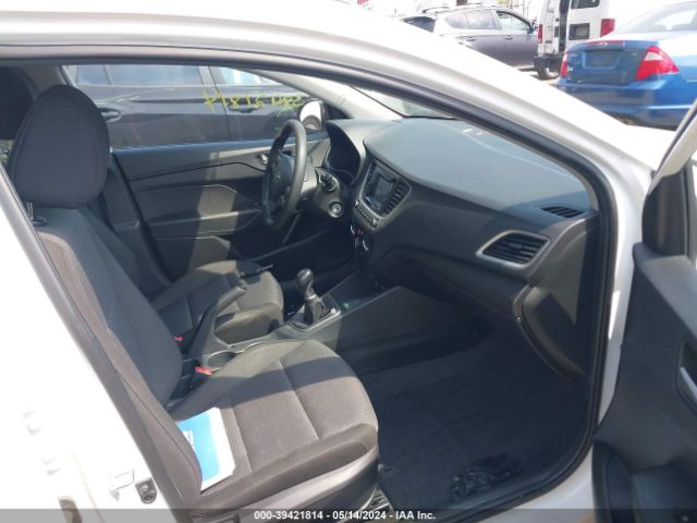 Photo 4 VIN: 3KPC24A3XKE056996 - HYUNDAI ACCENT 