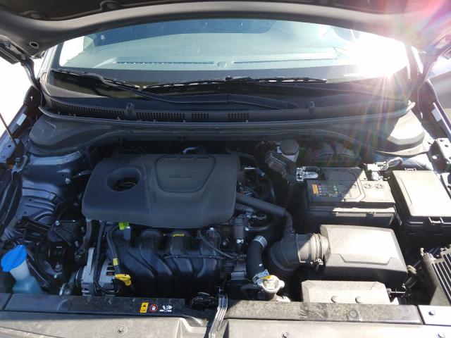 Photo 6 VIN: 3KPC24A3XKE062345 - HYUNDAI ACCENT SE 