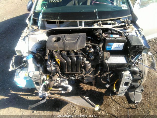 Photo 9 VIN: 3KPC24A3XKE064211 - HYUNDAI ACCENT 