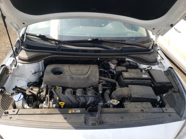 Photo 6 VIN: 3KPC24A3XKE066220 - HYUNDAI ACCENT SE 