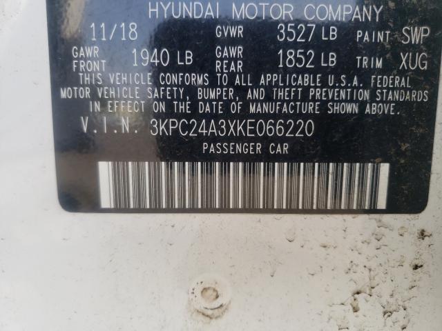 Photo 9 VIN: 3KPC24A3XKE066220 - HYUNDAI ACCENT SE 