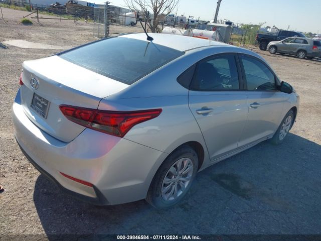 Photo 3 VIN: 3KPC24A3XKE066525 - HYUNDAI ACCENT 