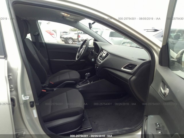 Photo 4 VIN: 3KPC24A3XKE073569 - HYUNDAI ACCENT 