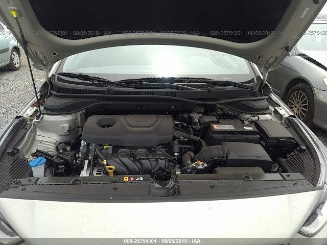 Photo 9 VIN: 3KPC24A3XKE073569 - HYUNDAI ACCENT 