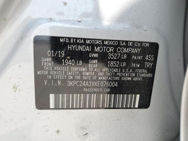 Photo 11 VIN: 3KPC24A3XKE076004 - HYUNDAI ACCENT SE 