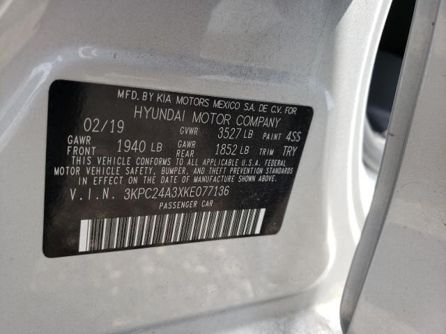 Photo 9 VIN: 3KPC24A3XKE077136 - HYUNDAI ACCENT SE 