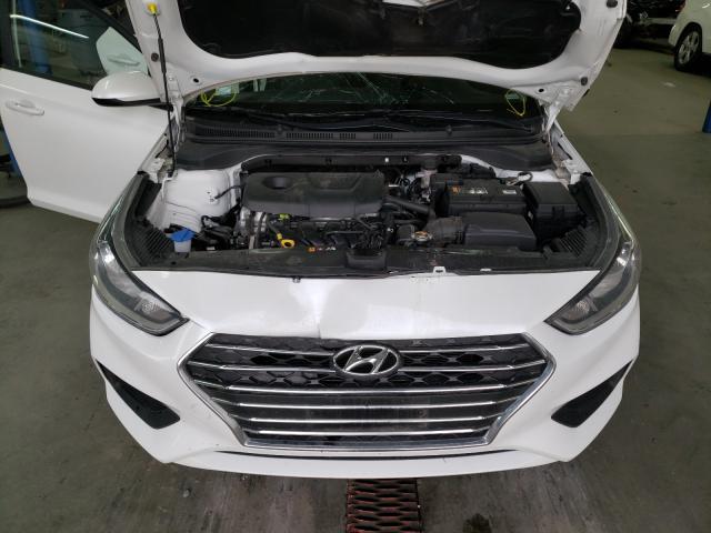 Photo 6 VIN: 3KPC24A3XKE079386 - HYUNDAI ACCENT SE 