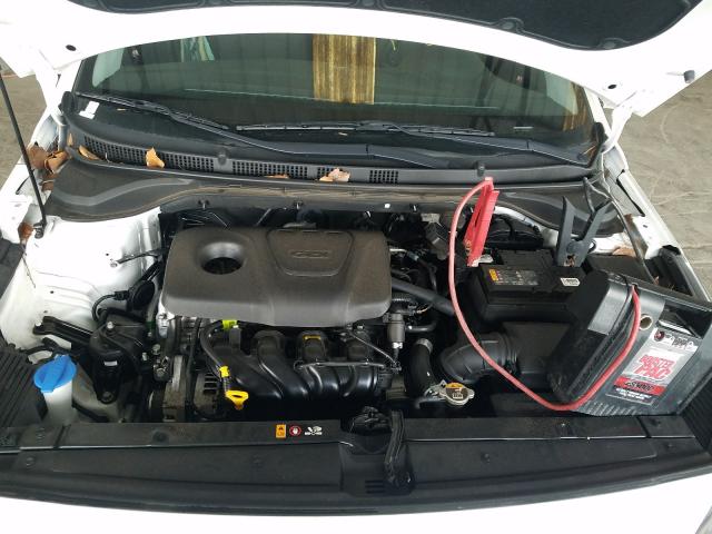 Photo 6 VIN: 3KPC24A3XKE086452 - HYUNDAI ACCENT SE 