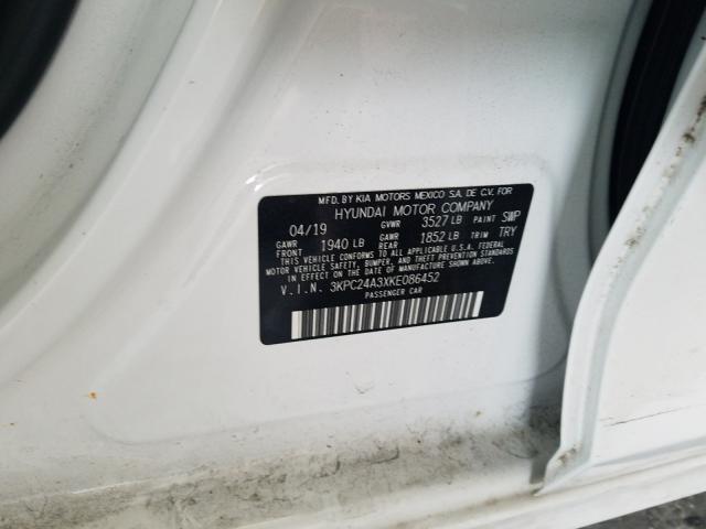 Photo 9 VIN: 3KPC24A3XKE086452 - HYUNDAI ACCENT SE 