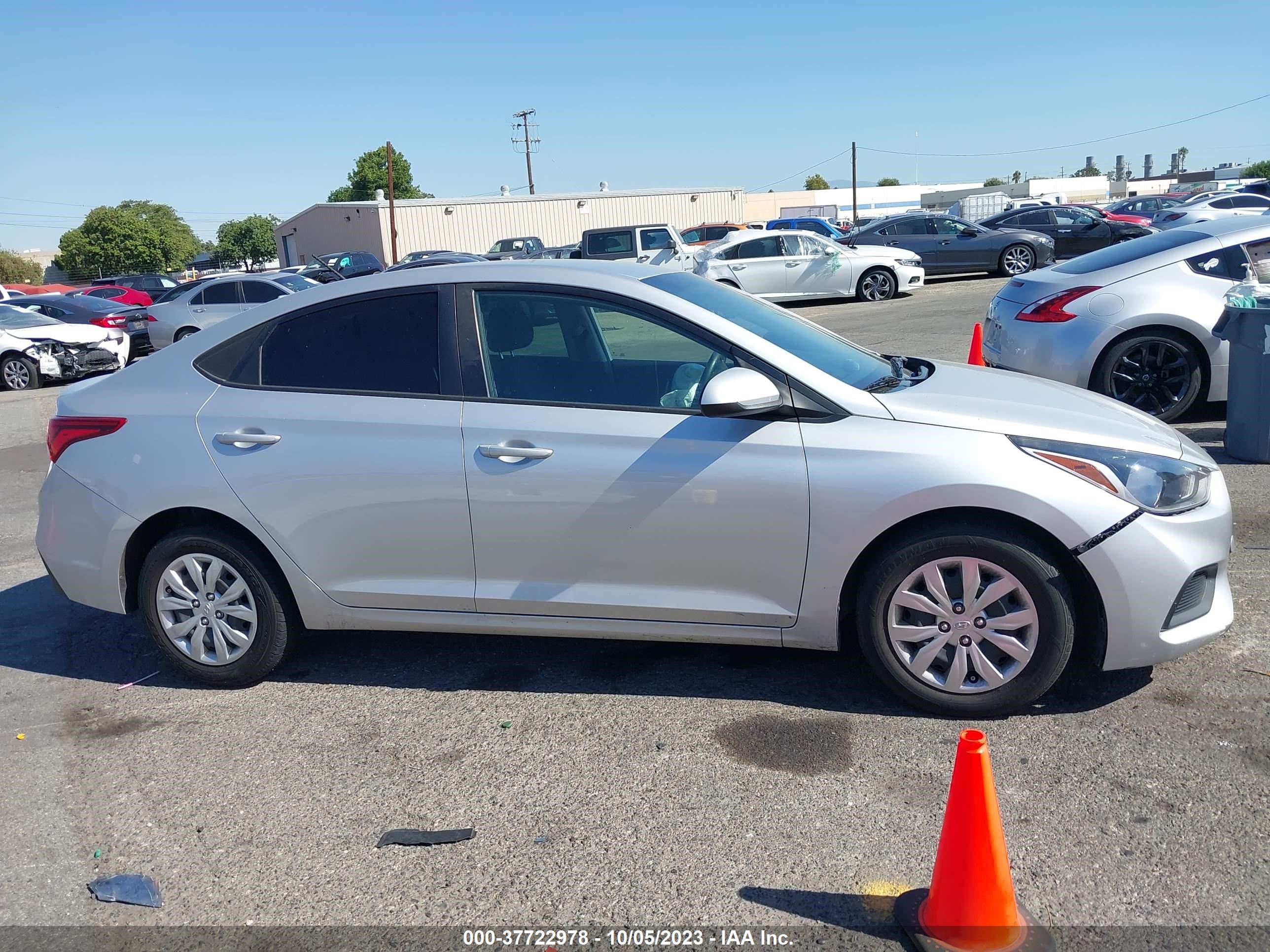 Photo 11 VIN: 3KPC24A60LE099058 - HYUNDAI ACCENT 