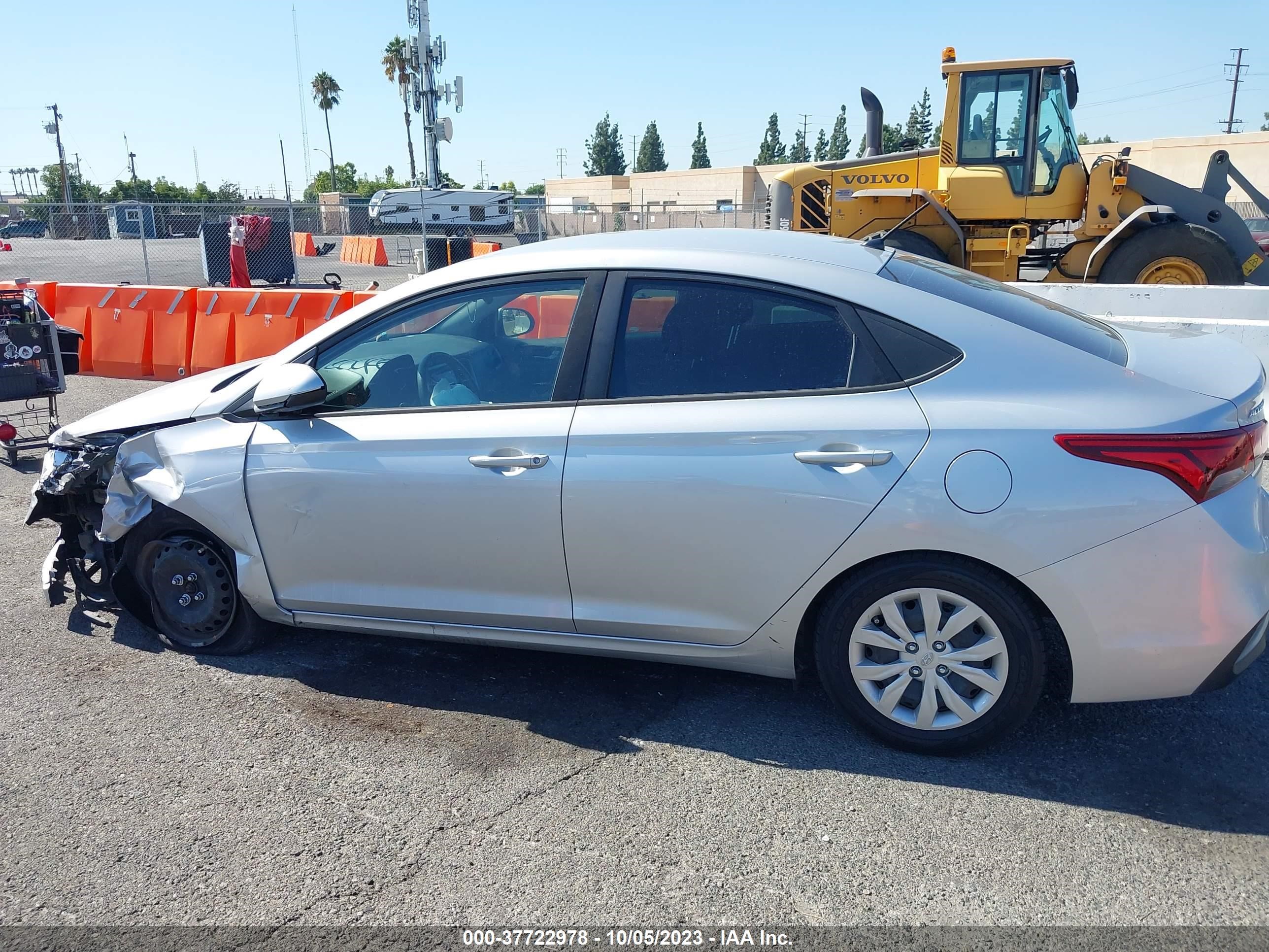 Photo 12 VIN: 3KPC24A60LE099058 - HYUNDAI ACCENT 