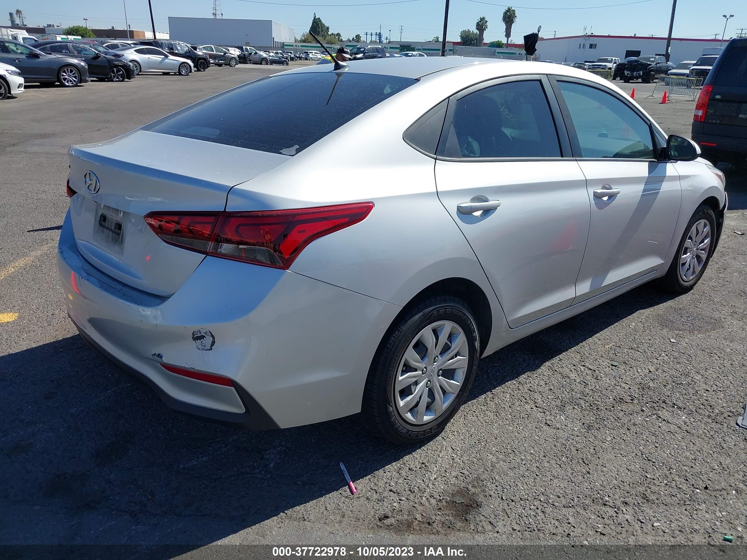 Photo 3 VIN: 3KPC24A60LE099058 - HYUNDAI ACCENT 