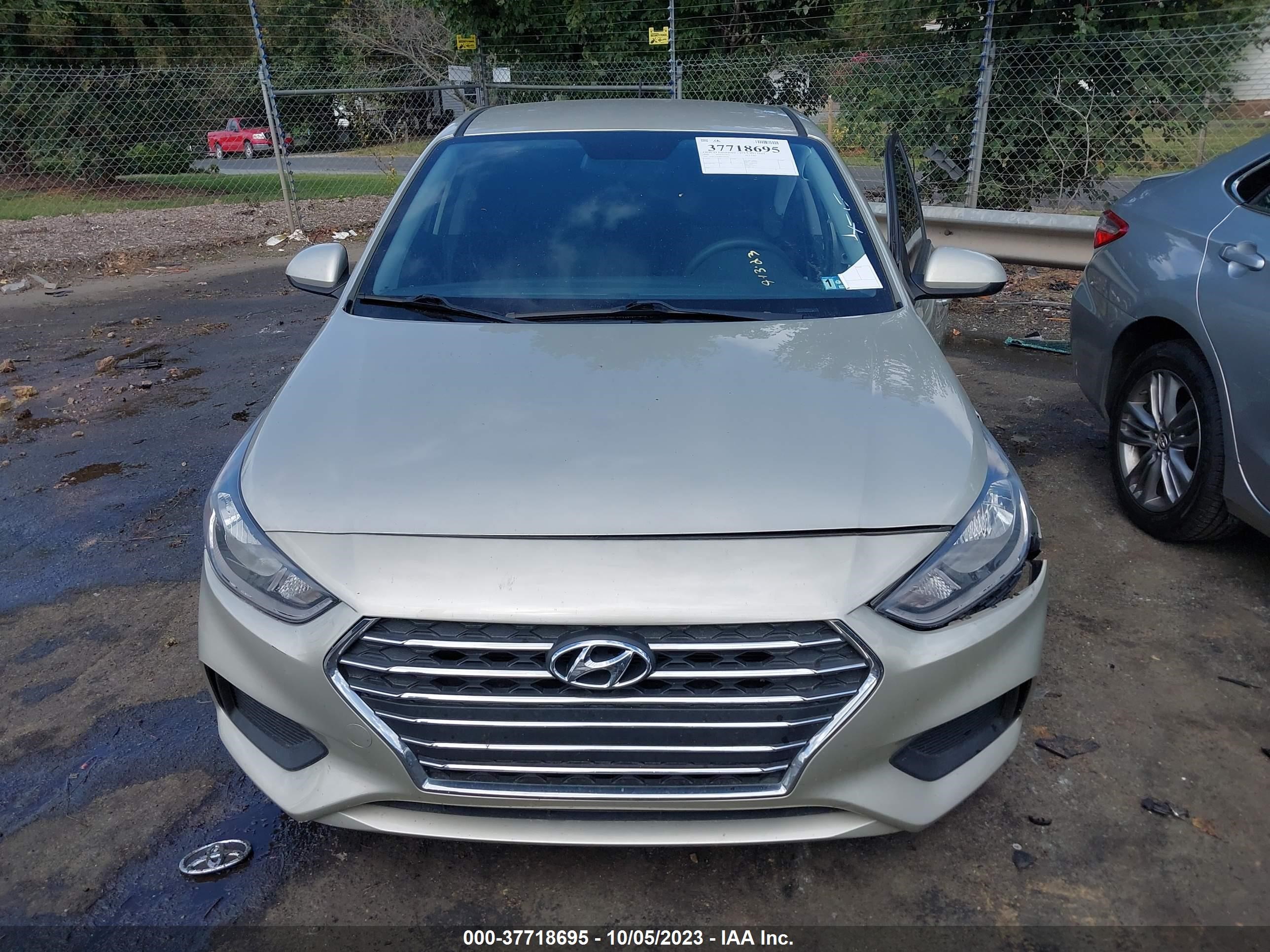 Photo 11 VIN: 3KPC24A60LE108504 - HYUNDAI ACCENT 