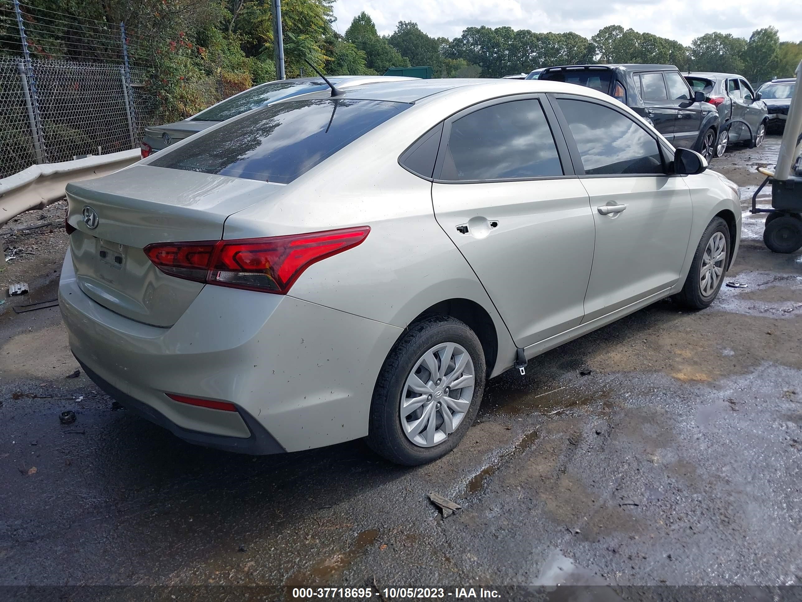 Photo 3 VIN: 3KPC24A60LE108504 - HYUNDAI ACCENT 