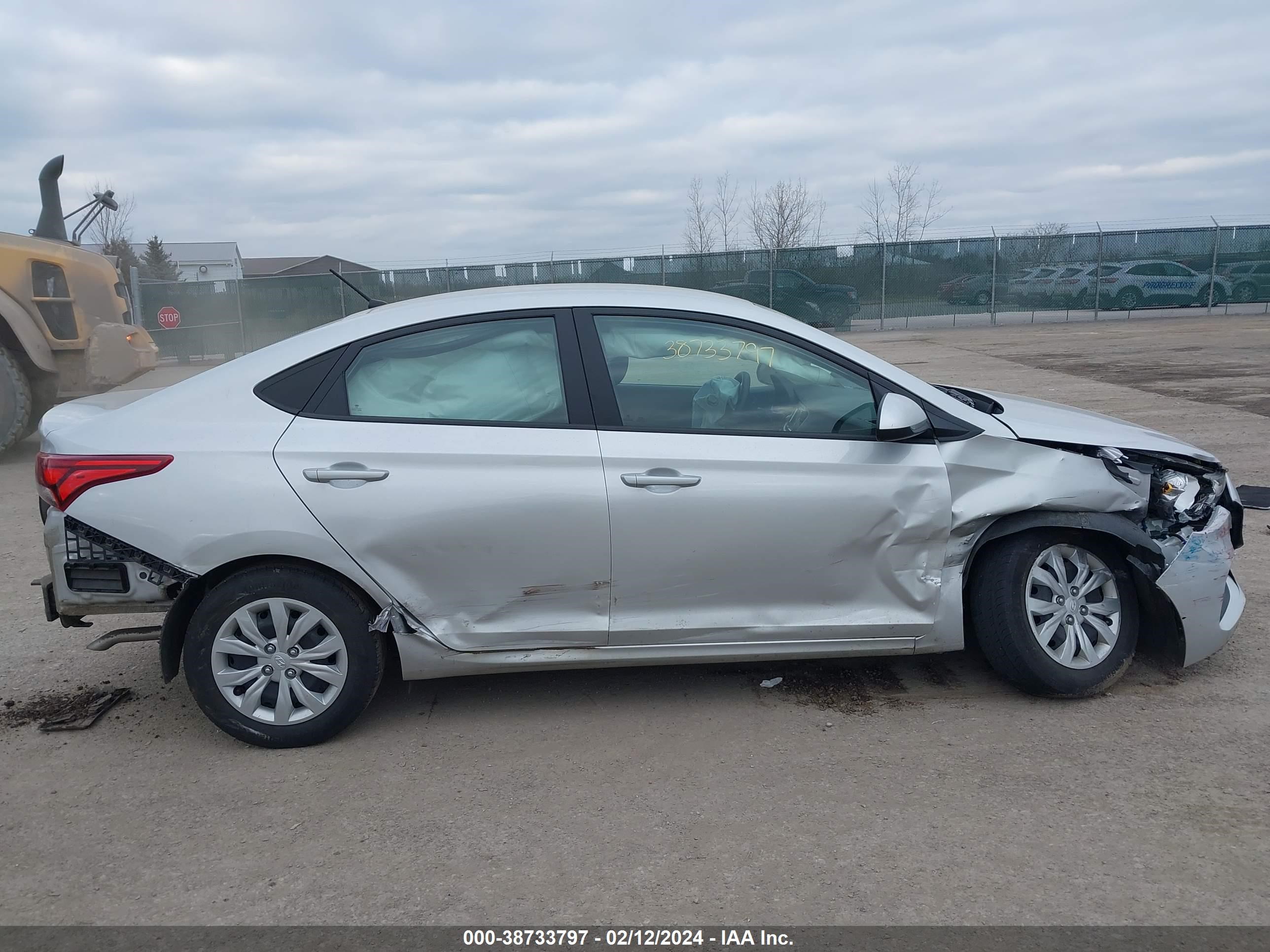 Photo 12 VIN: 3KPC24A60NE160945 - HYUNDAI ACCENT 