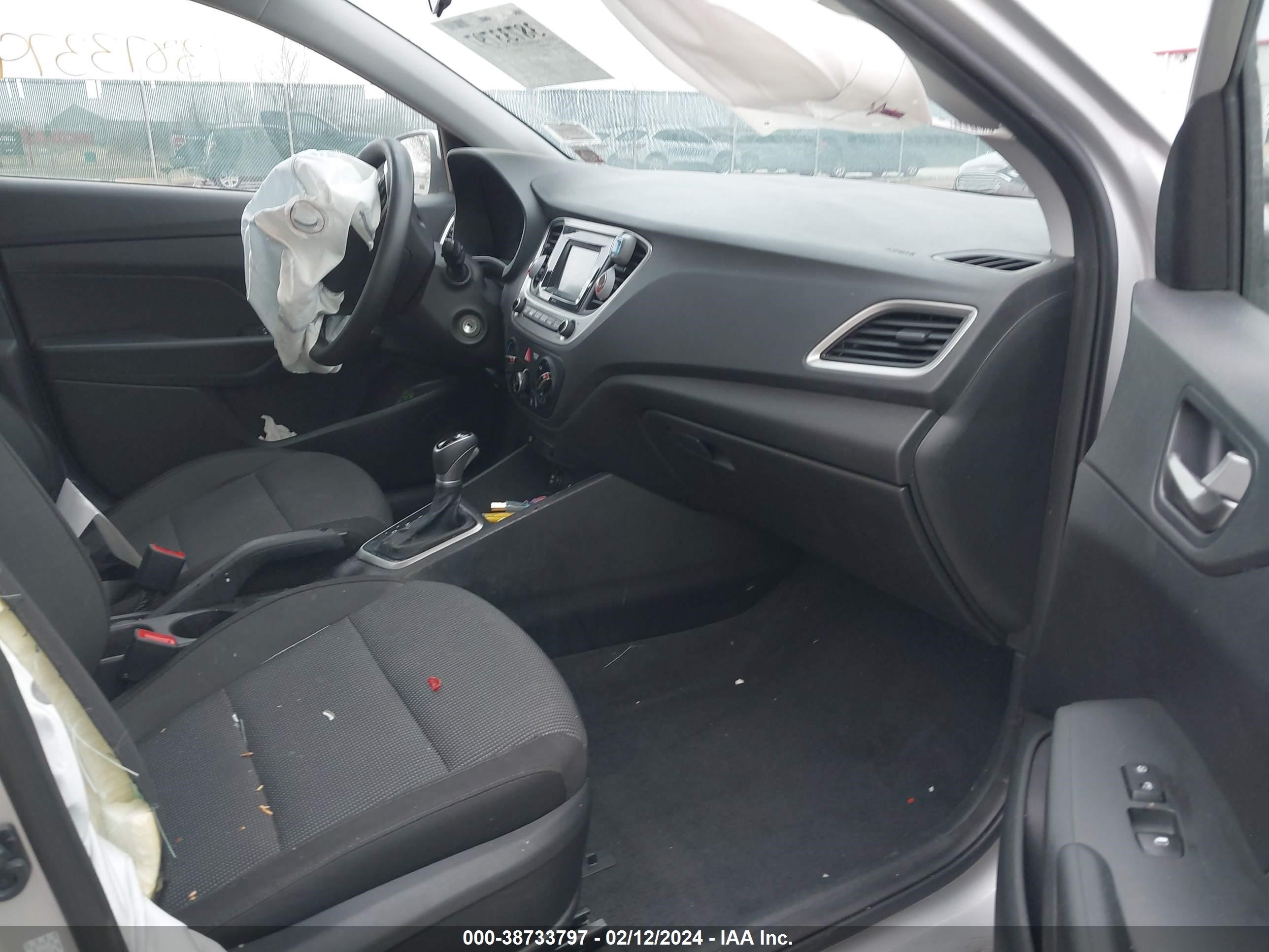 Photo 4 VIN: 3KPC24A60NE160945 - HYUNDAI ACCENT 