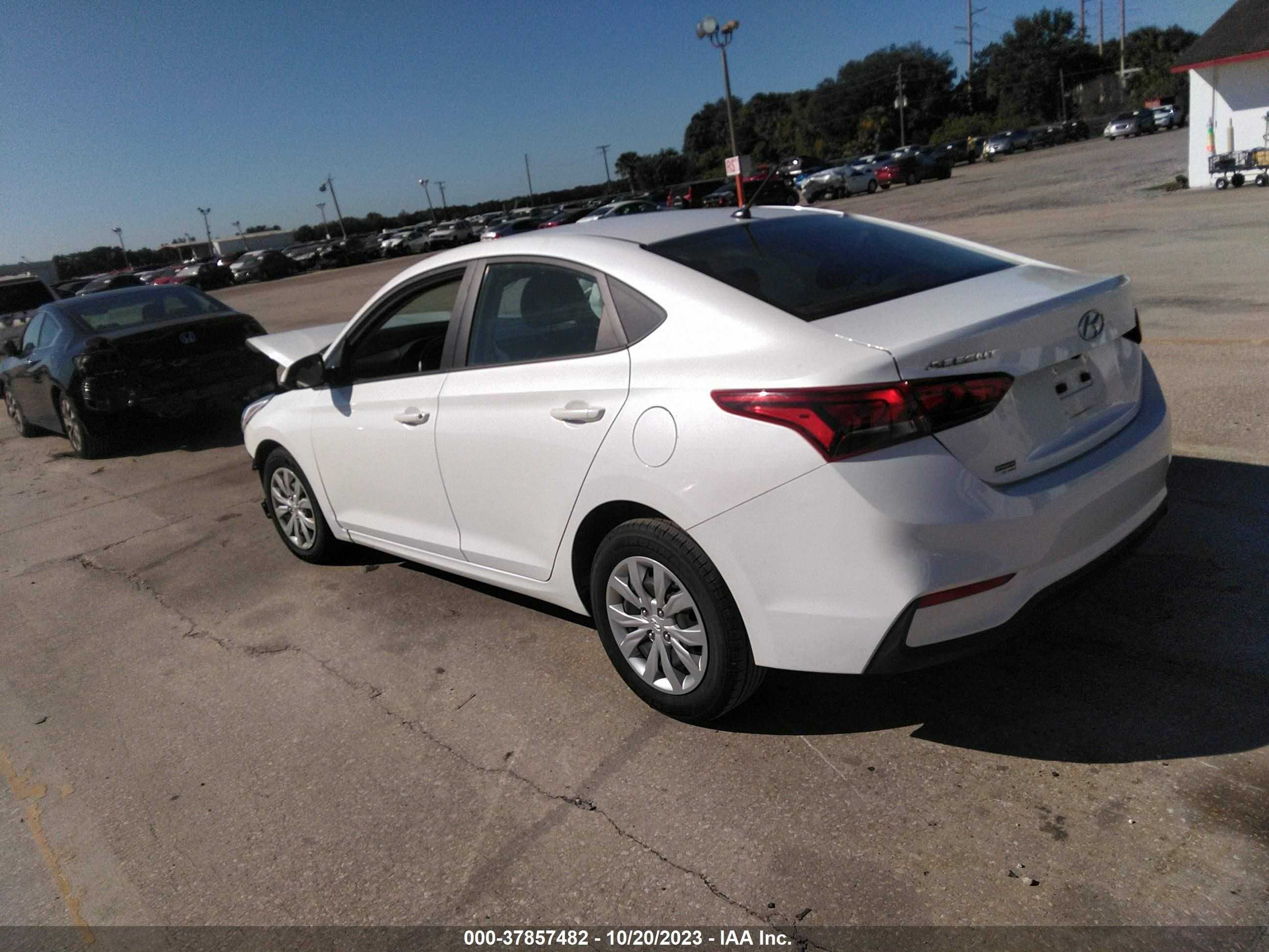 Photo 2 VIN: 3KPC24A61ME129976 - HYUNDAI ACCENT 