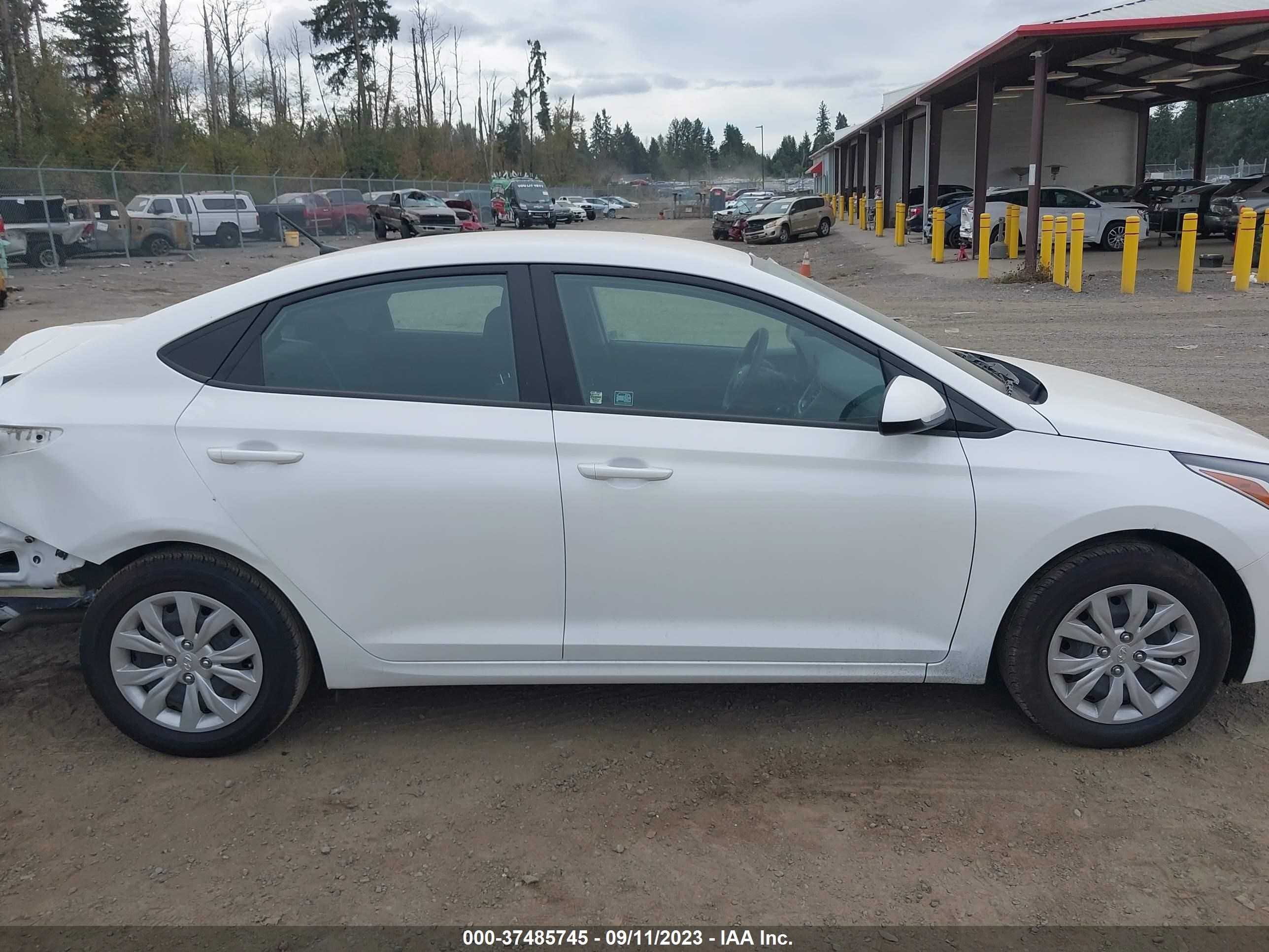 Photo 13 VIN: 3KPC24A61ME144624 - HYUNDAI ACCENT 