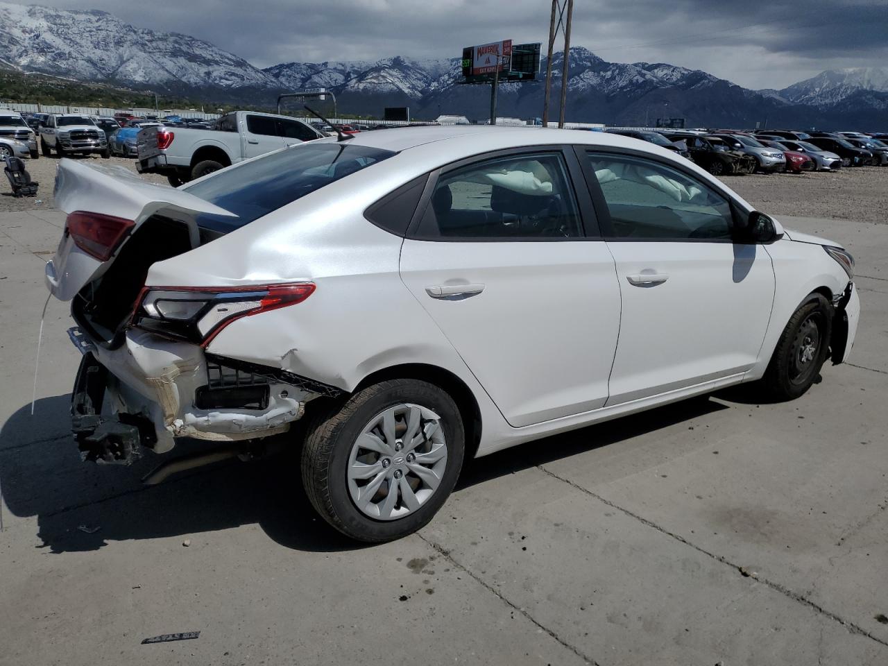 Photo 2 VIN: 3KPC24A63LE103359 - HYUNDAI ACCENT 