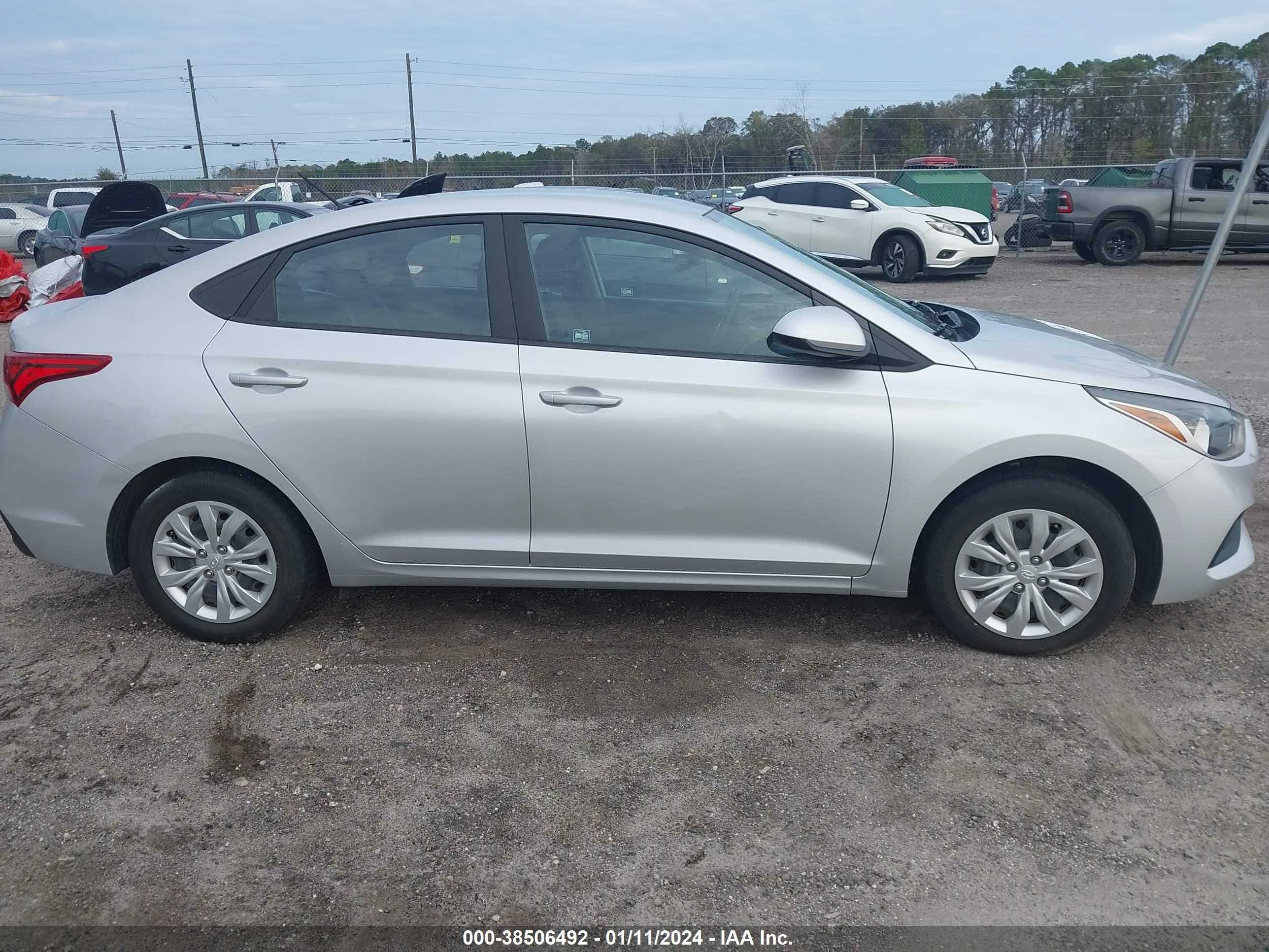 Photo 13 VIN: 3KPC24A63ME129493 - HYUNDAI ACCENT 