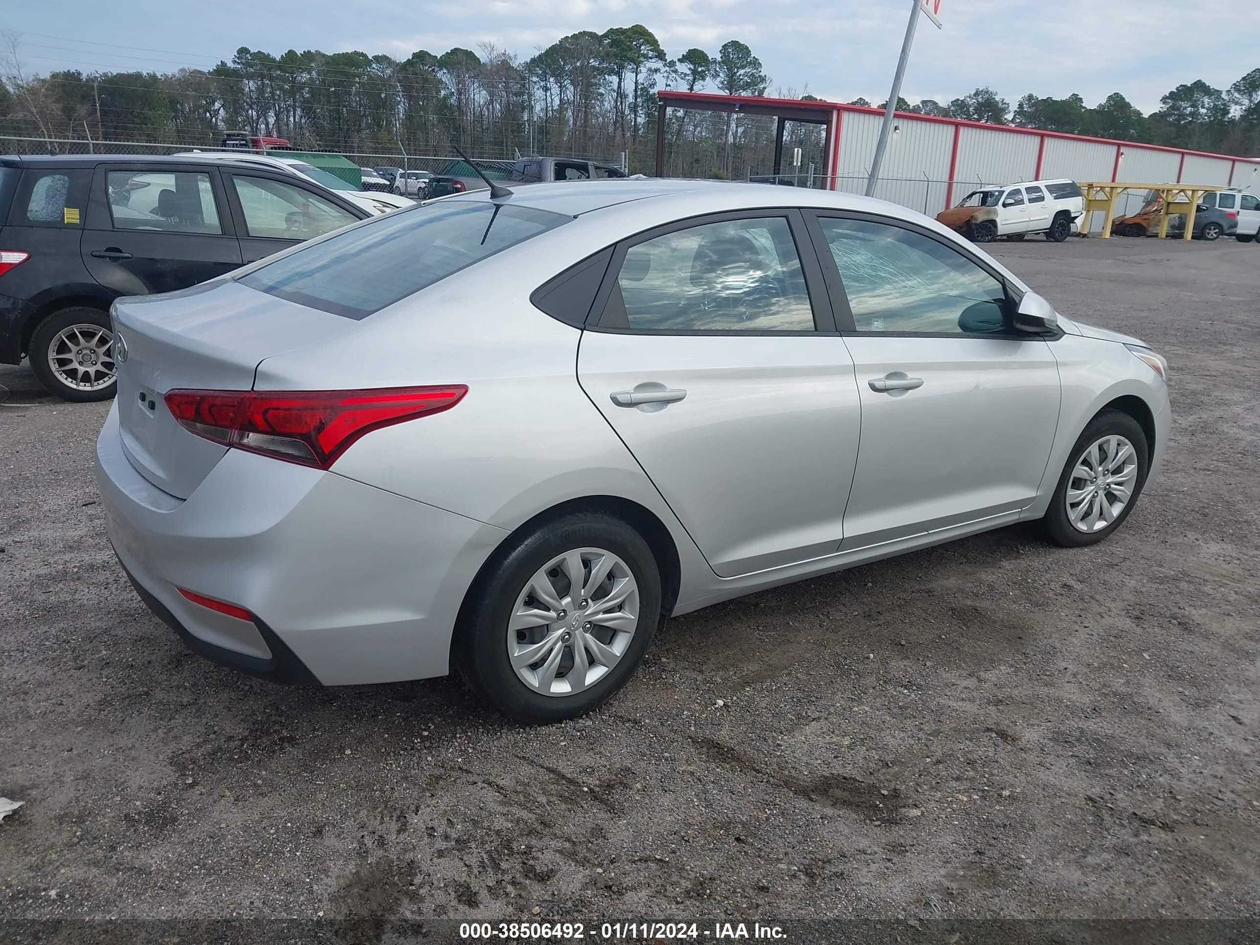 Photo 4 VIN: 3KPC24A63ME129493 - HYUNDAI ACCENT 