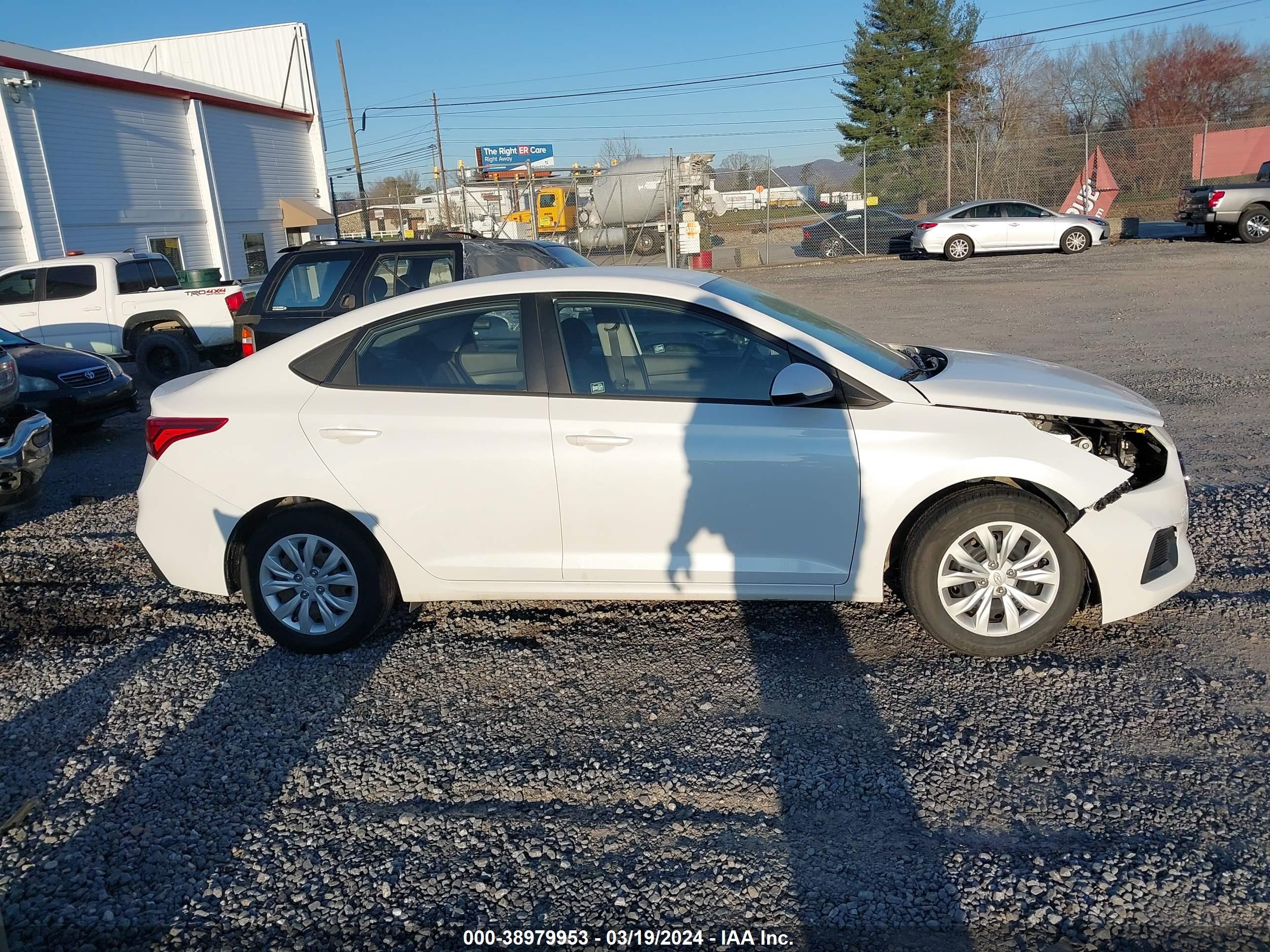 Photo 12 VIN: 3KPC24A64LE104455 - HYUNDAI ACCENT 